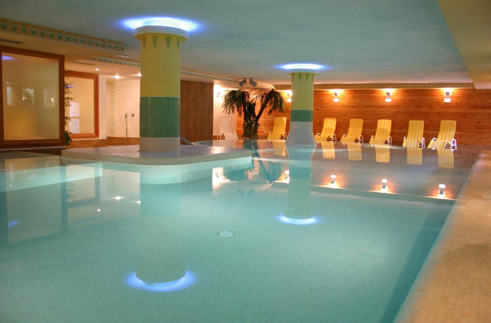 Residence Kristall- Fiemme Holidays プレダッツォ エクステリア 写真