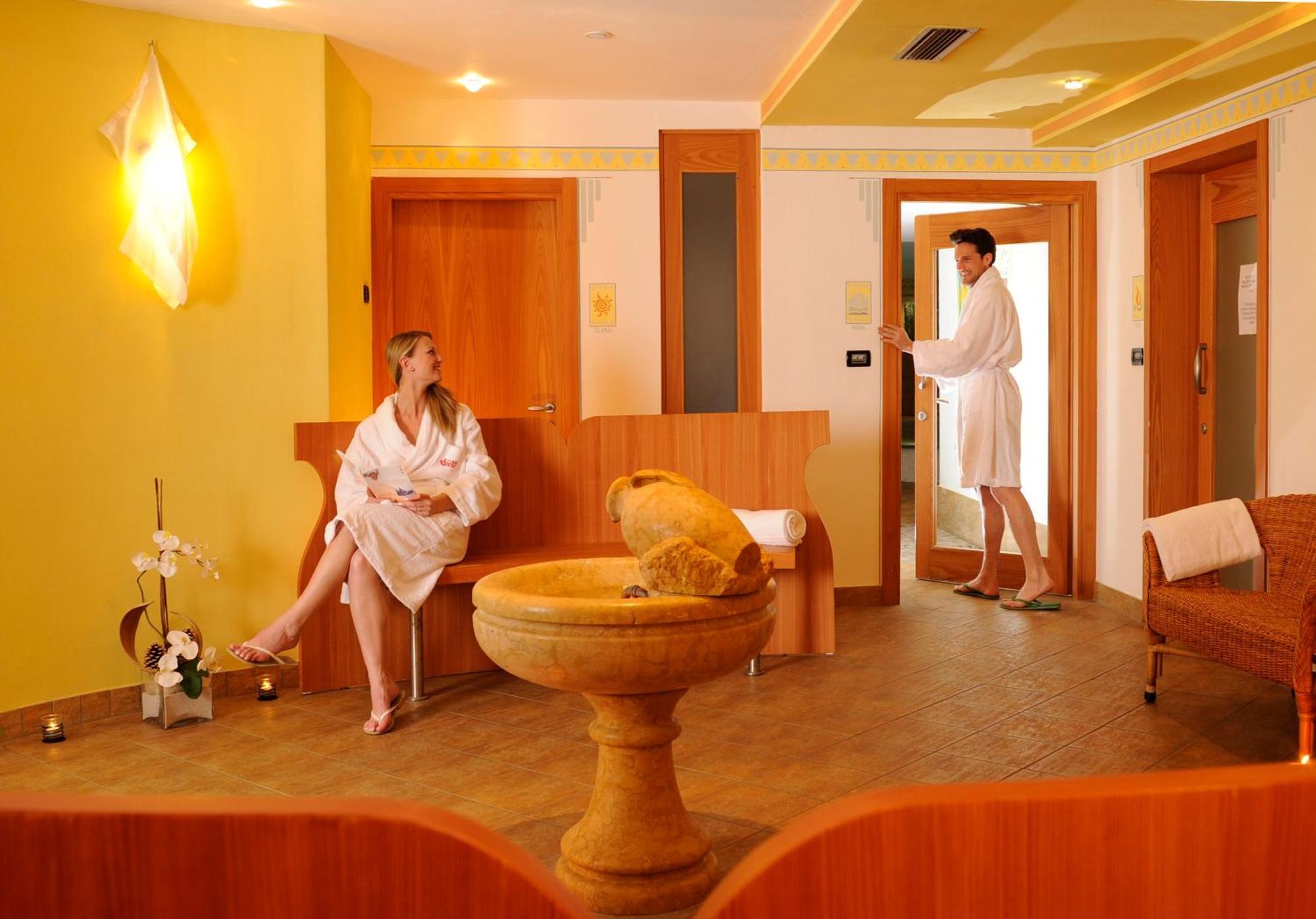 Residence Kristall- Fiemme Holidays プレダッツォ エクステリア 写真