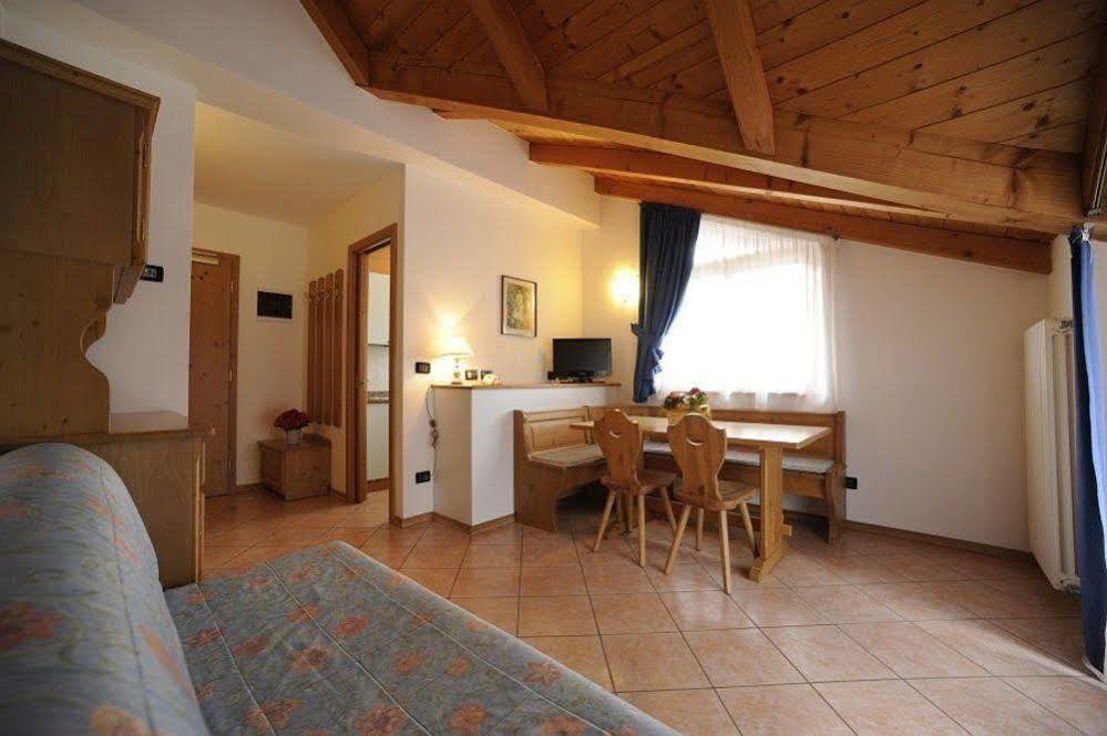 Residence Kristall- Fiemme Holidays プレダッツォ エクステリア 写真
