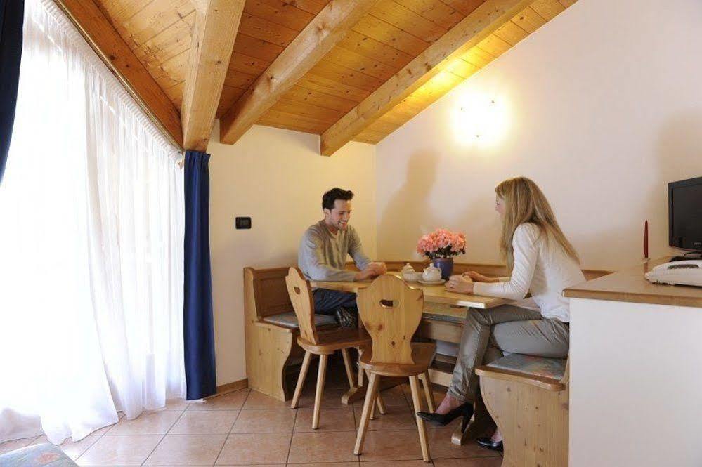 Residence Kristall- Fiemme Holidays プレダッツォ エクステリア 写真